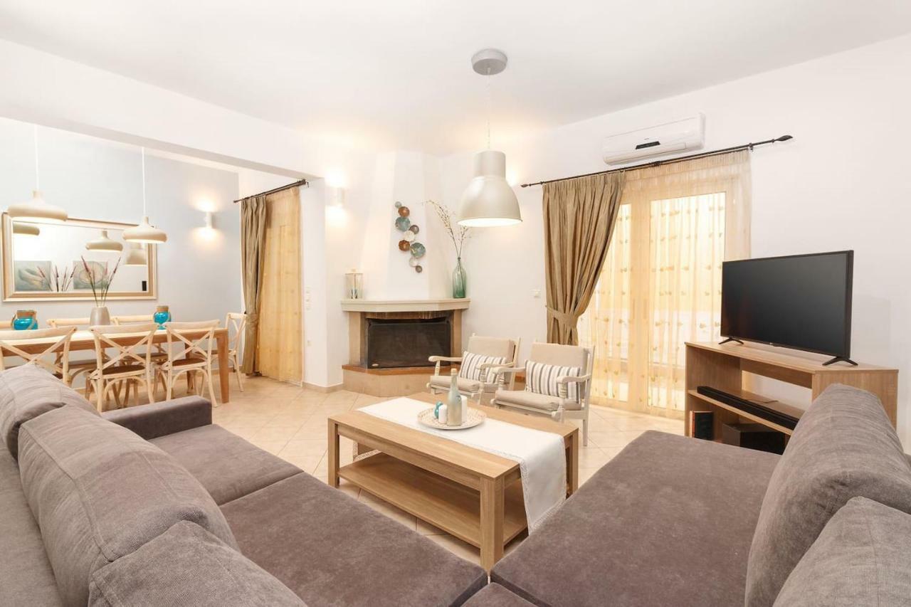 Apartamento Charming And Comfy House Agia Marina Exterior foto