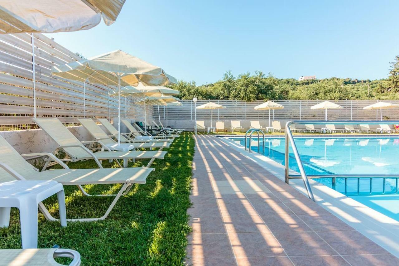 Apartamento Charming And Comfy House Agia Marina Exterior foto