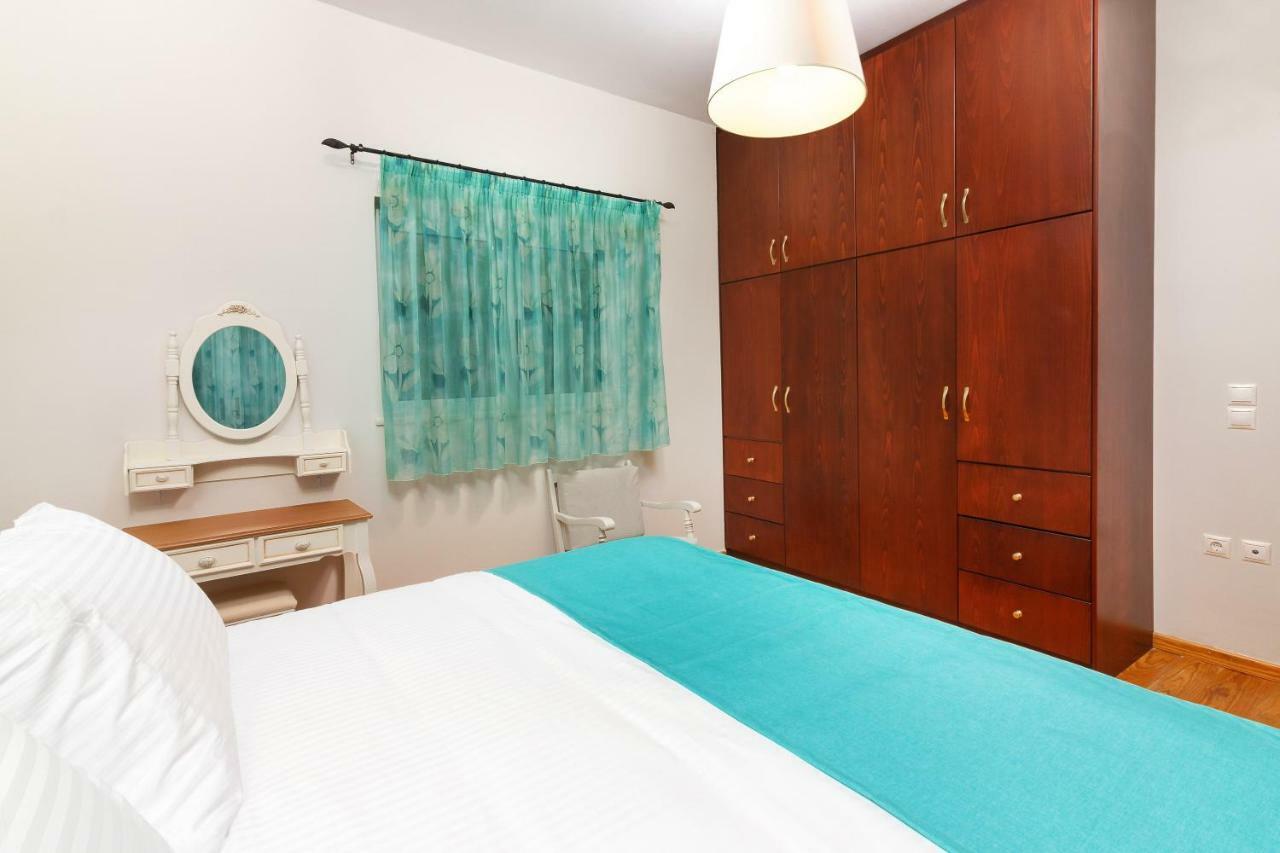 Apartamento Charming And Comfy House Agia Marina Exterior foto