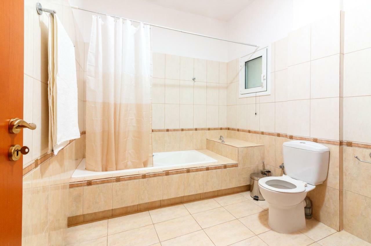Apartamento Charming And Comfy House Agia Marina Exterior foto